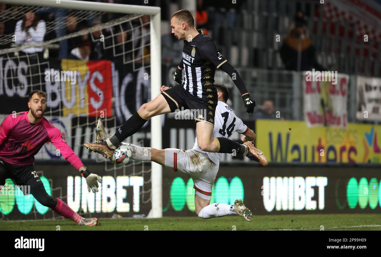 Belgium. 10th Mar, 2023. Charleroi's Nikola Stulic and OHL's Federico