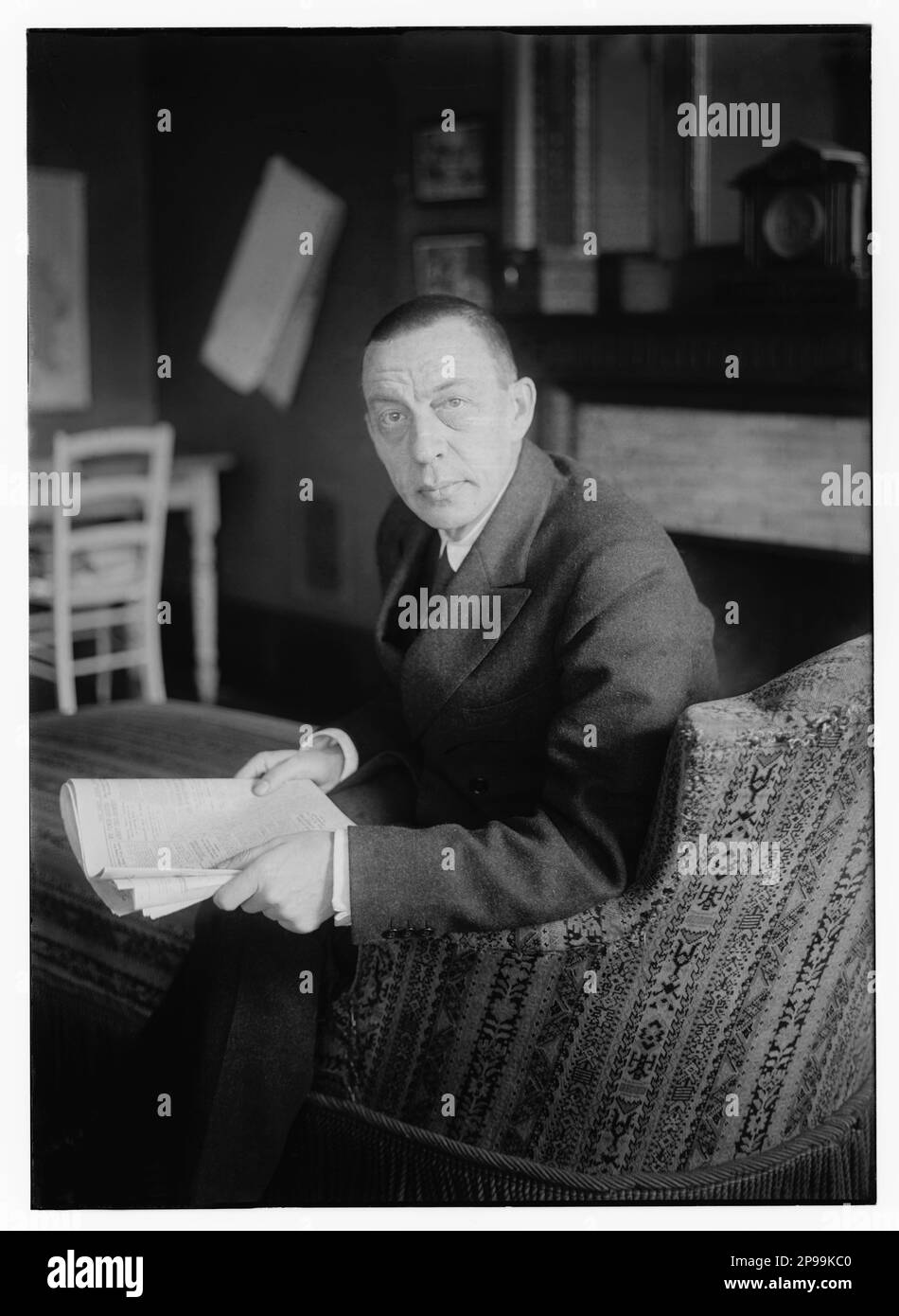 1920 , august , New York , USA : The russian music composer  and pianist SERGEI RACHMANINOFF ( Sergej Vasil'evic Rahmaninov - Sergej Vasilyevich Rachmaninov ) (Velikij Novgorod, Russia 1873 – Beverly Hills, USA 1943 ) . He had great success with the Opera ALEKO , four piano concertos and many others works . He was one of the greatest pianist of his time . Photograph by Bain , New York - PIANISTA - COMPOSITORE - OPERA LIRICA - CLASSICA - CLASSICAL - PORTRAIT - RITRATTO - MUSICISTA - MUSICA   - CRAVATTA - TIE - -- ARCHIVIO GBB Stock Photo