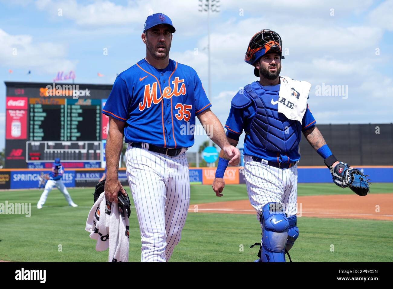 New York Mets starting pitcher Justin Verlander, left, and catcher
