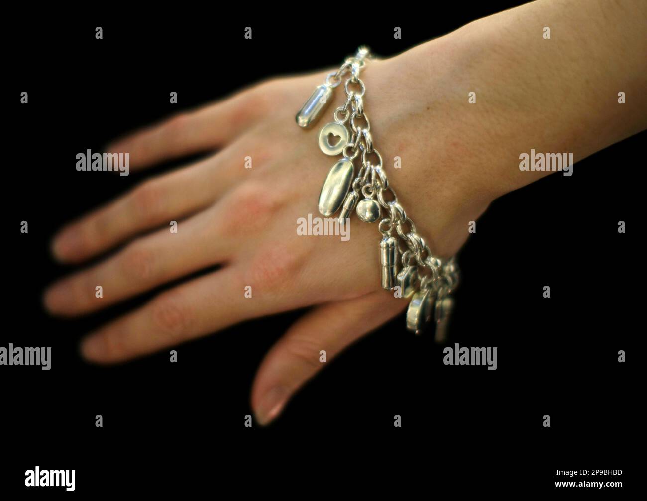 Vintage Sterling Silver 17 Charm Bracelet