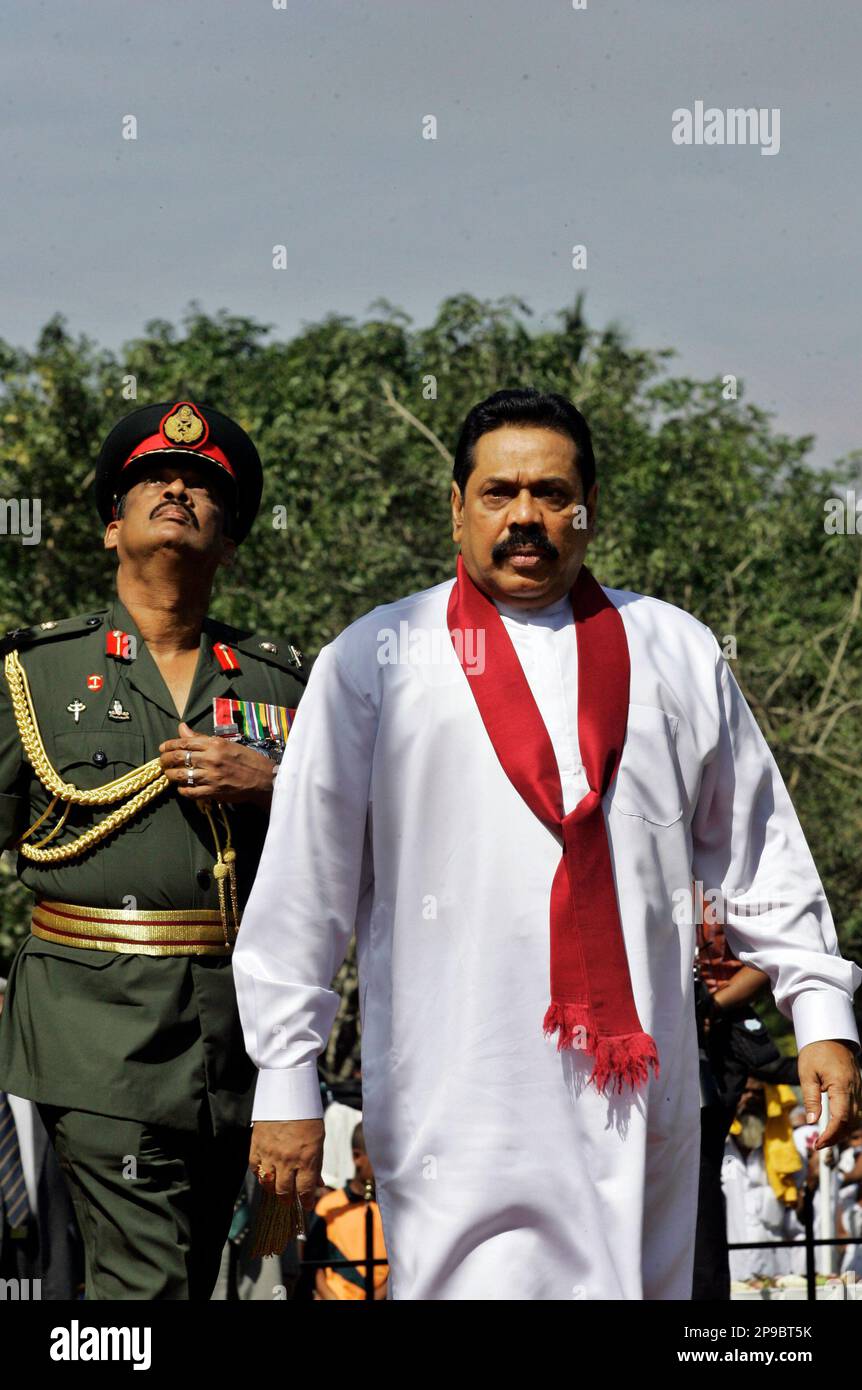 Sri Lankan President Mahinda Rajapaksa, right, and army commander Lt ...