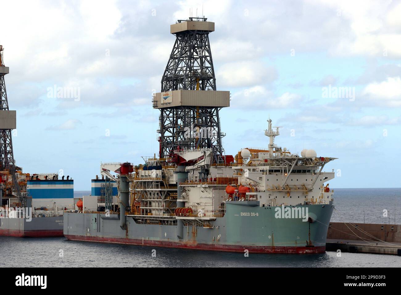 The 57,000 ton drill ship Ensco DS-8 moored with four other drill ships at Las Palmas, Grand Canaria, Spain, April 2022. Stock Photo