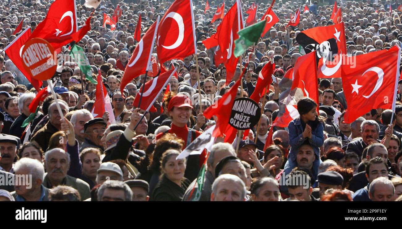 Tens of thousandsof followers of Turkey's Alevi branch of Islam ...