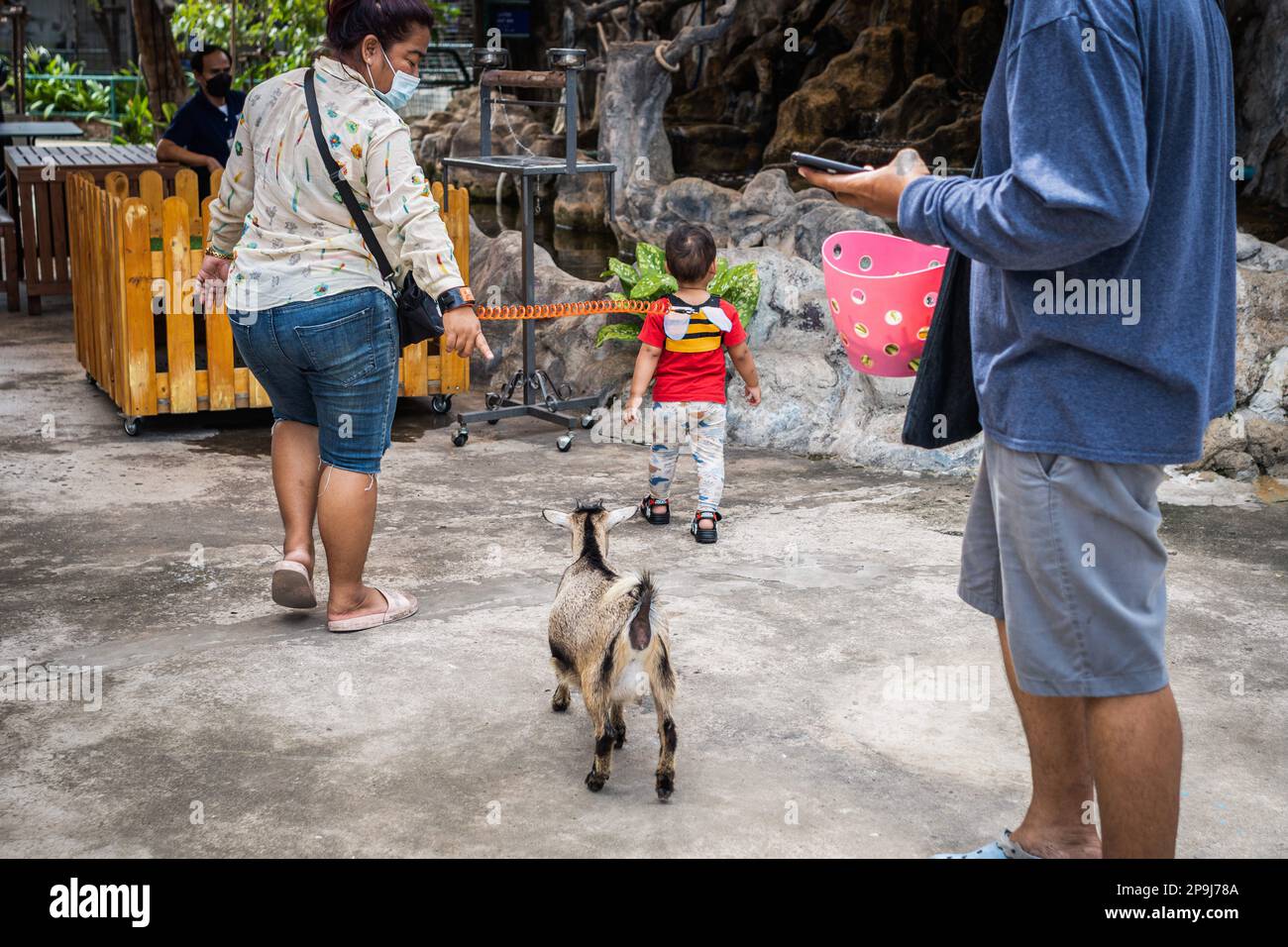 Bangkok, Thailand. 09th Aug, 2022. A Thai couple visits the zoo with