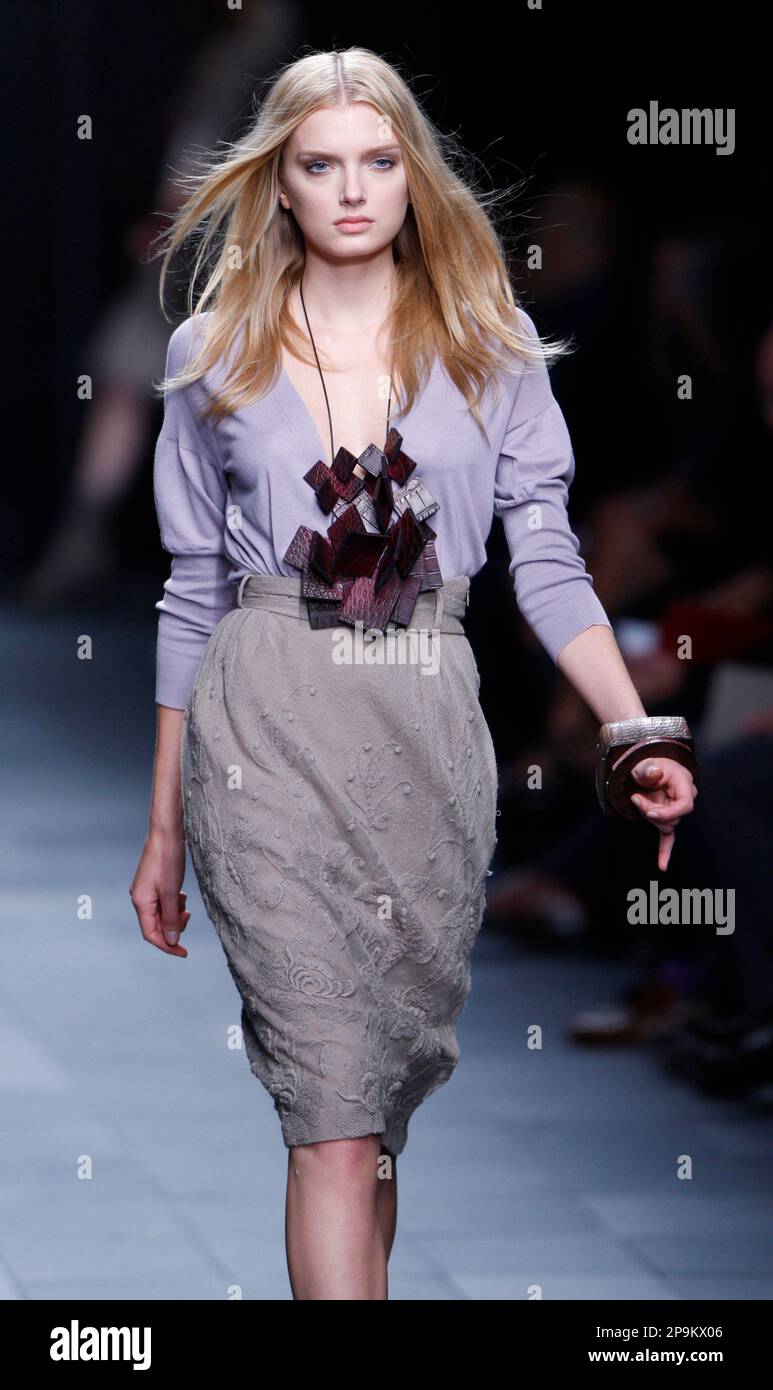 Burberry summer outlet 2009