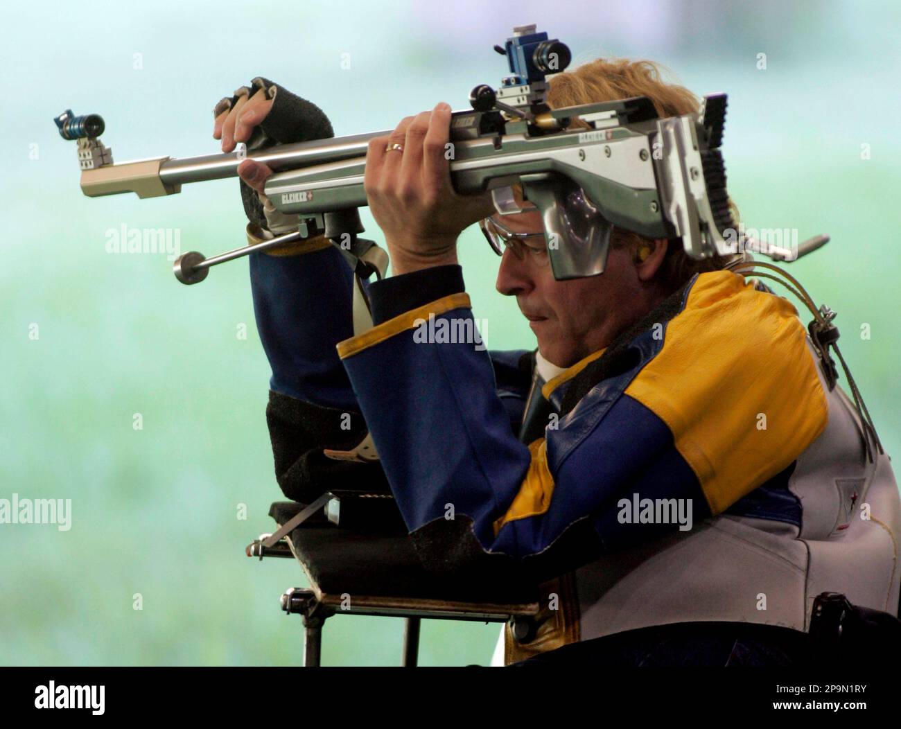 Sweden's Jonas Jacobsson prepares to shoot during a qualifying round