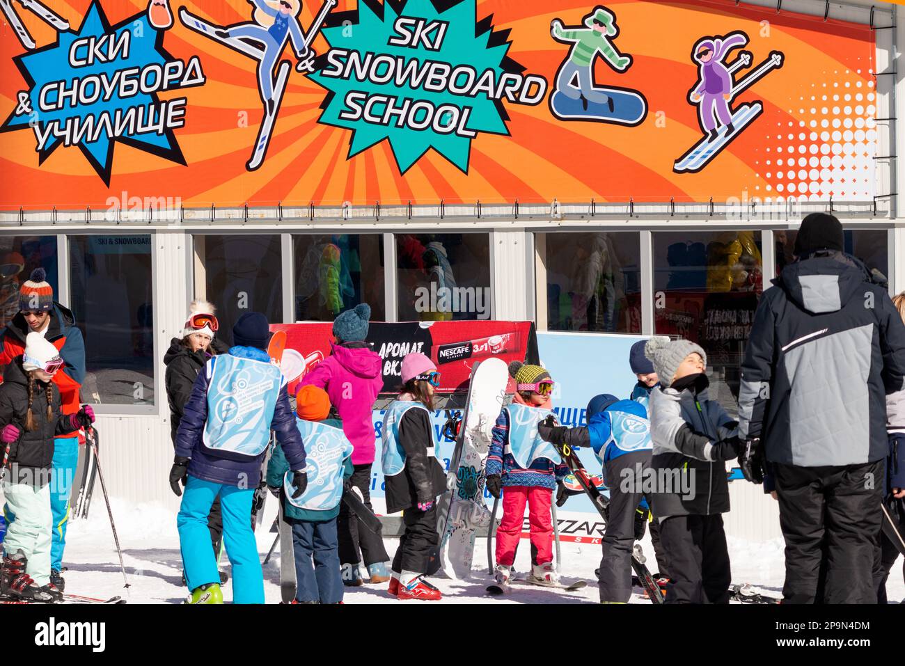 Children at a ski and snowboard school in Vitosha Mountain above Sofia, Bulgaria, Eastern Europe, Balkans, EU Stock Photo