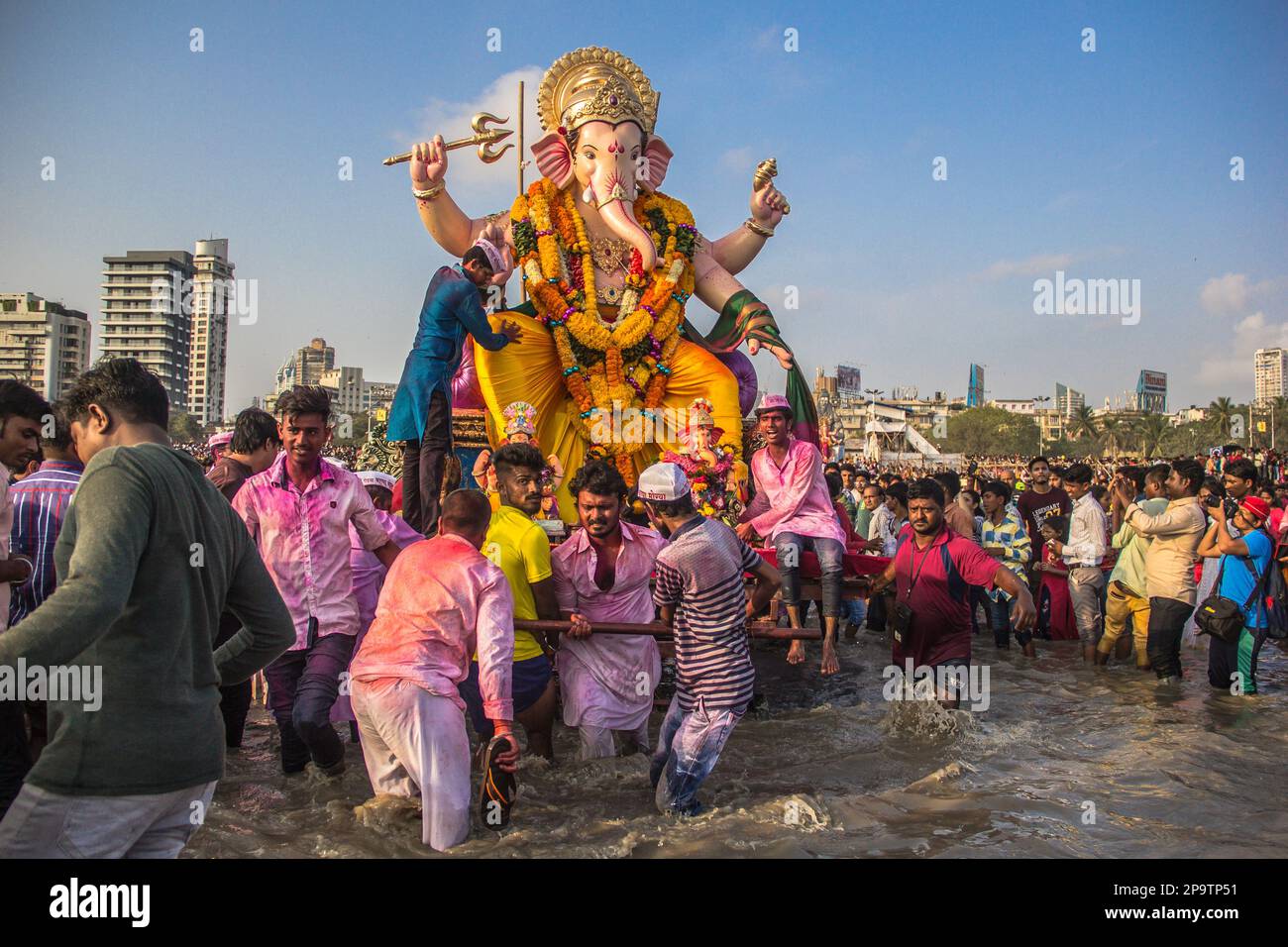 Ganapati Visarjan in Mumbai , Girgaon Chowpaty, Girgaum chowpatty