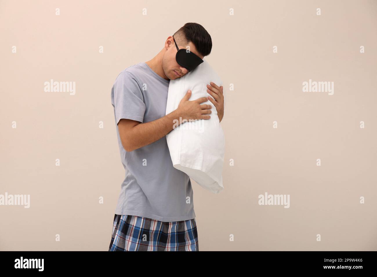 Man sleeping wearing eye mask hi-res stock photography and images - Alamy