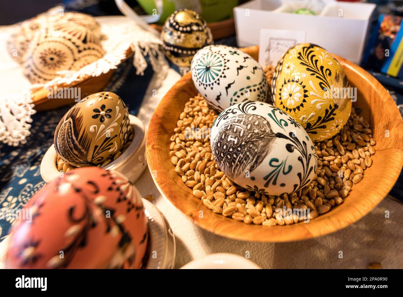 11 March 2023, Brandenburg, Lübbenau: Easter eggs painted with wax 