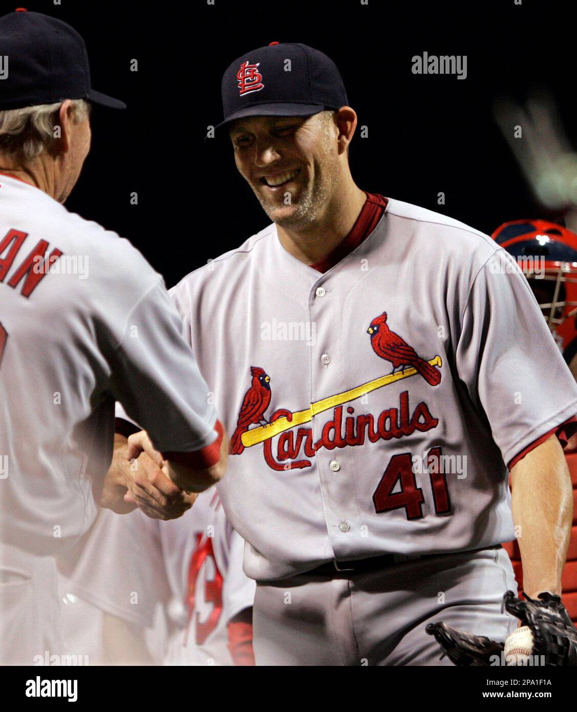 St. Louis Cardinals pitcher Braden Looper (41) shakes hands with