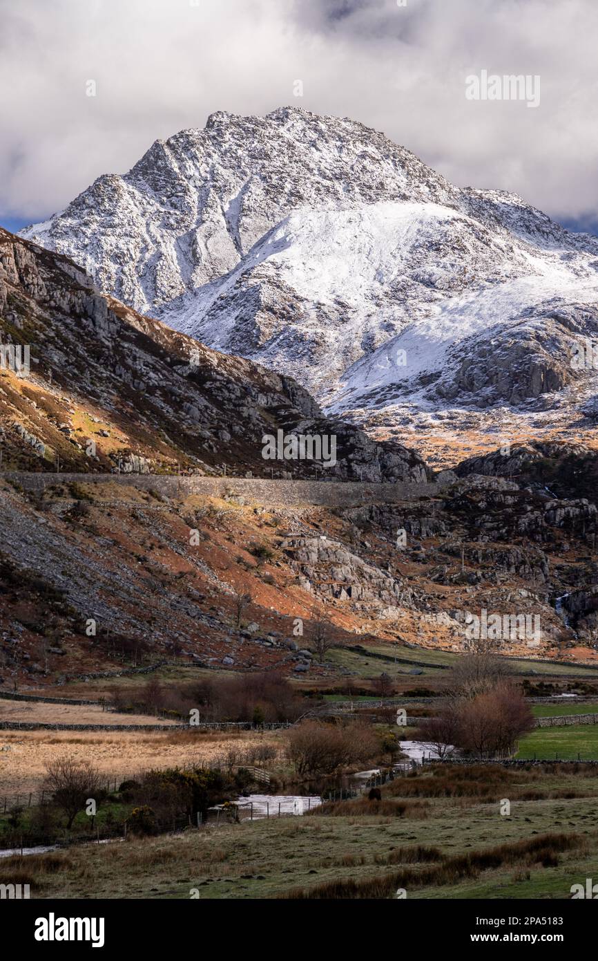 Snow on Tryfan mountain, Snowdonia, North Wales Stock Photo