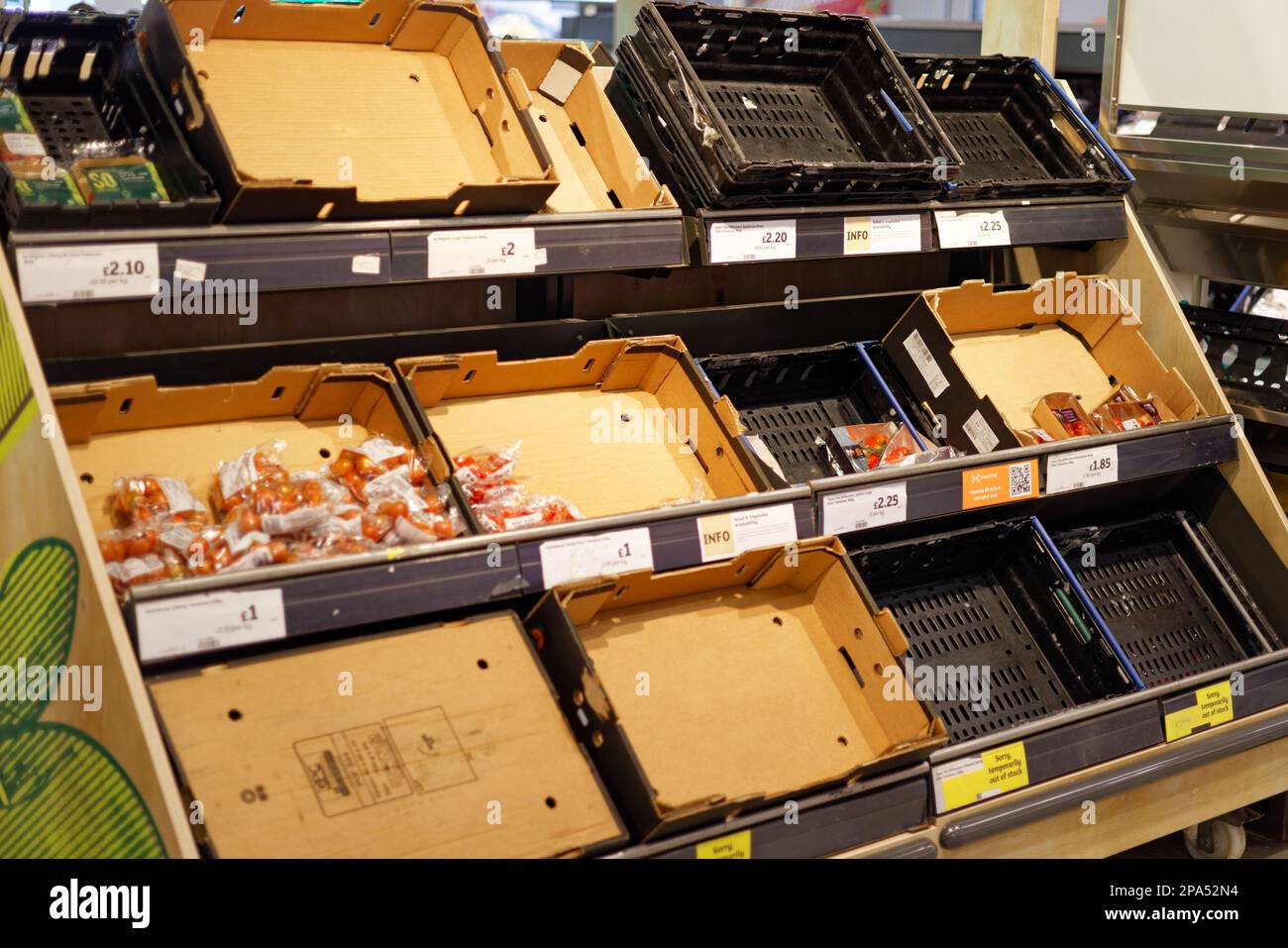 Empty tomato boxes in supermarket Stock Photo Alamy