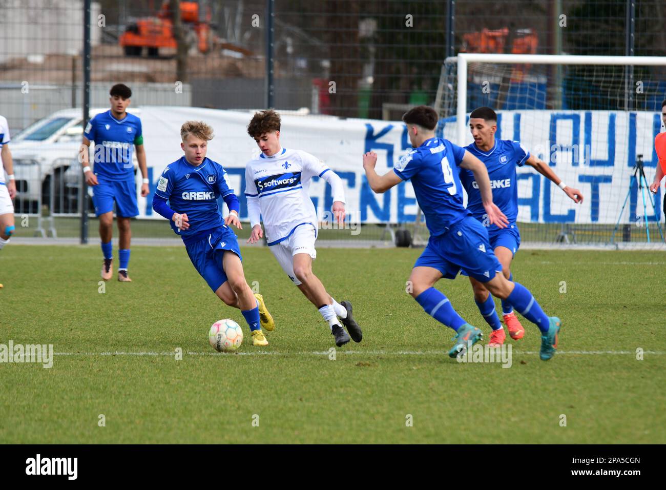 Karlsruher Sc B-Junioren gewinnen und bleiben erstklassig KSC U17 wins against Darmstadt98 Stock Photo