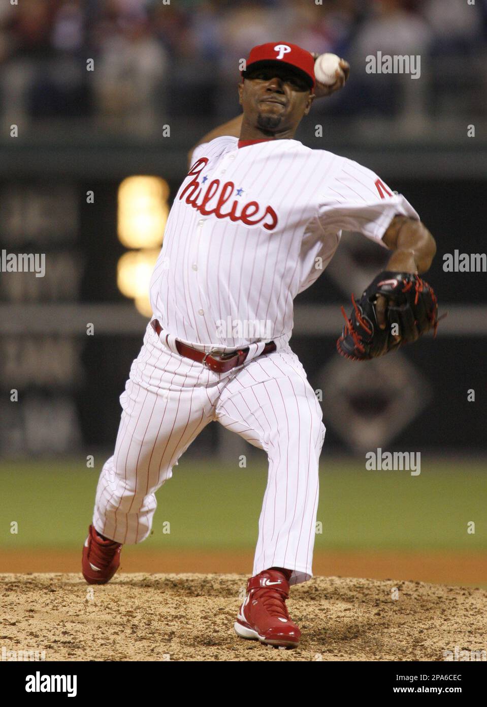 Philadelphia Phillies pitcher Tom Gordon throws against the San Diego