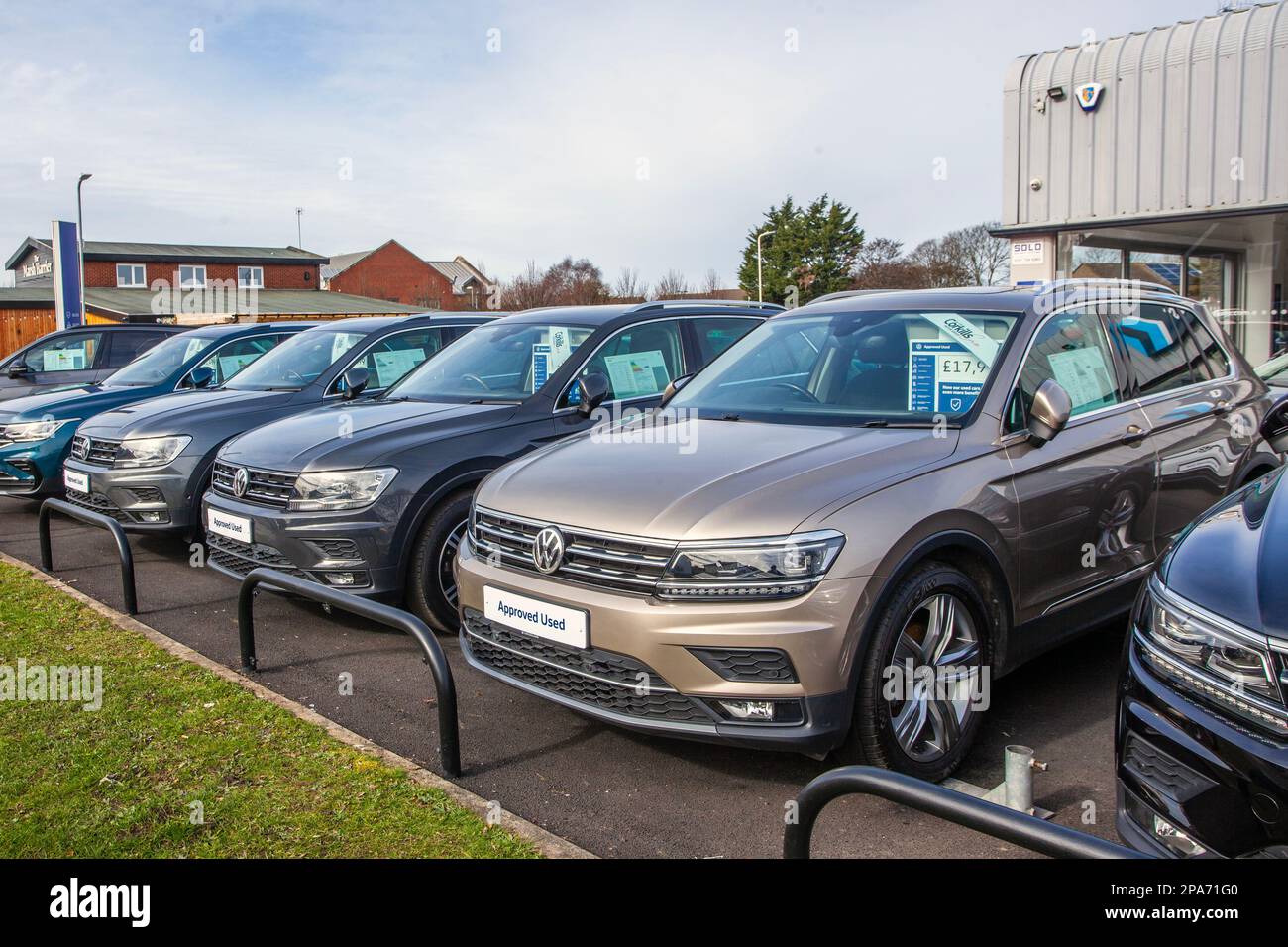 2017 Beige VW Volkswagen Tiguan SEL TDI BMT. 150 SCR 2WD Bluemotion Start/Stop Priced second-hand Vw Volkswagen Cars, for Sale at Corkhills, Southport, UK Stock Photo