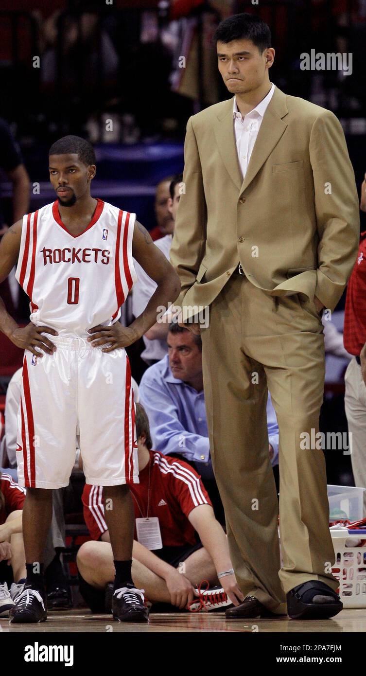 4/27 Today'sHERO 田宮裕涼 Houston Rockets forward Tracy McGrady (1) heads to the