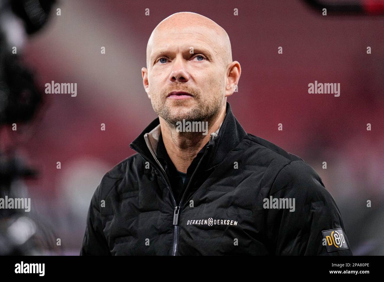 ALKMAAR, NETHERLANDS - MARCH 11: head coach Dennis van der Ree of FC Groningen during the Dutch Eredivisie match between AZ and FC Groningen at AFAS Stadion on March 11, 2023 in Alkmaar, Netherlands (Photo by Patrick Goosen/Orange Pictures) Stock Photo