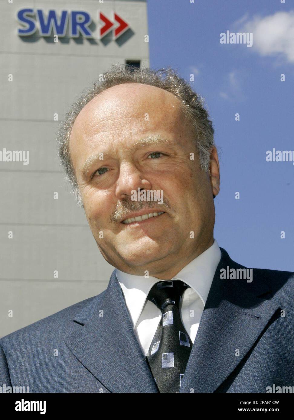 ** ARCHIV ** Peter Boudgoust, neuer Intendant des Suedwestrundfunks (SWR), steht am 25. April