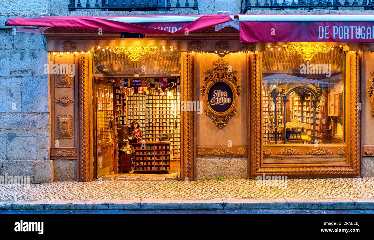 Door and window in the facade of the store belonging to Silva e Feijoo Conserveira de Portugal. Stock Photo
