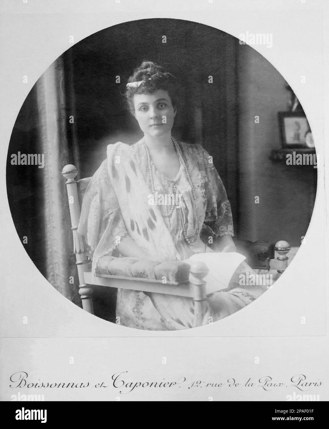 1892 ca: The american born Duchess  DE LA ROCHEFOUCAULD ( born Mattie Elizabeth MITCHELL , 28 Aug 1866 in Portland, Multnomah Cty, OR - 21 Feb 1933 in La Rochefoucauld Chateau, Charente, Limousin, FRANCE ) , married 11 february 1892 in Church of Sainte CLOTHILDE in Paris with Duke Francois XVI Alfred Gaston DE LA ROCHEFOUCAULD ( 1853 in Paris, FRANCE - 1925 in Monaco ) . Mattie was the daughter of Senator John H. Mitchell of Oregon ( 1835 - 1905 ) , USA , and and took with her 300,000 Dollars .  From this marriage born the Duke Francois XVII  DE LA ROCHEFOUCAULD ( 1905 in Paris - 1909 in Paris Stock Photo