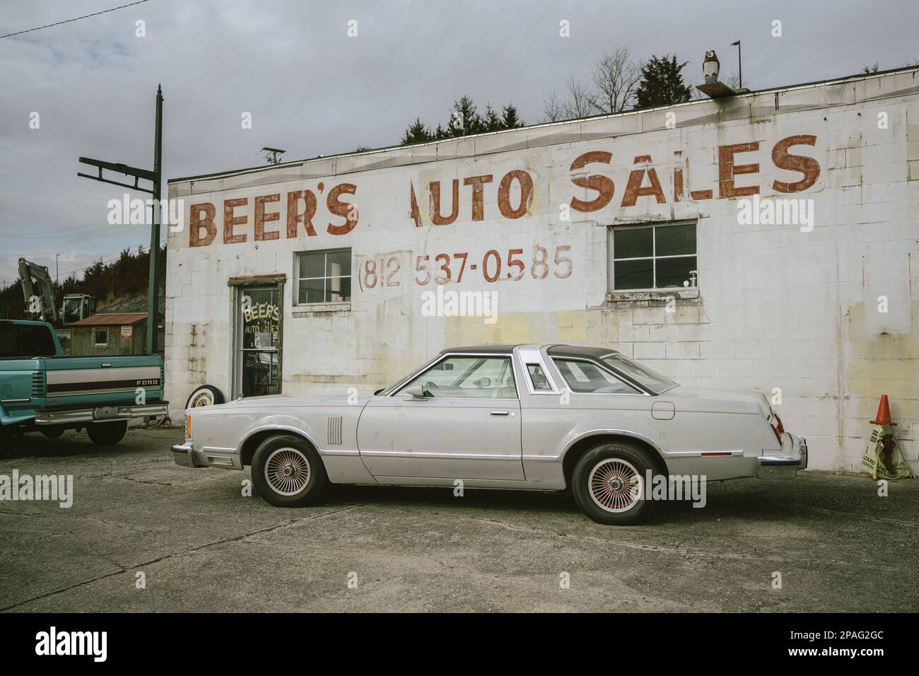 beers-auto-sales-lawrenceburg-indiana-stock-photo-alamy