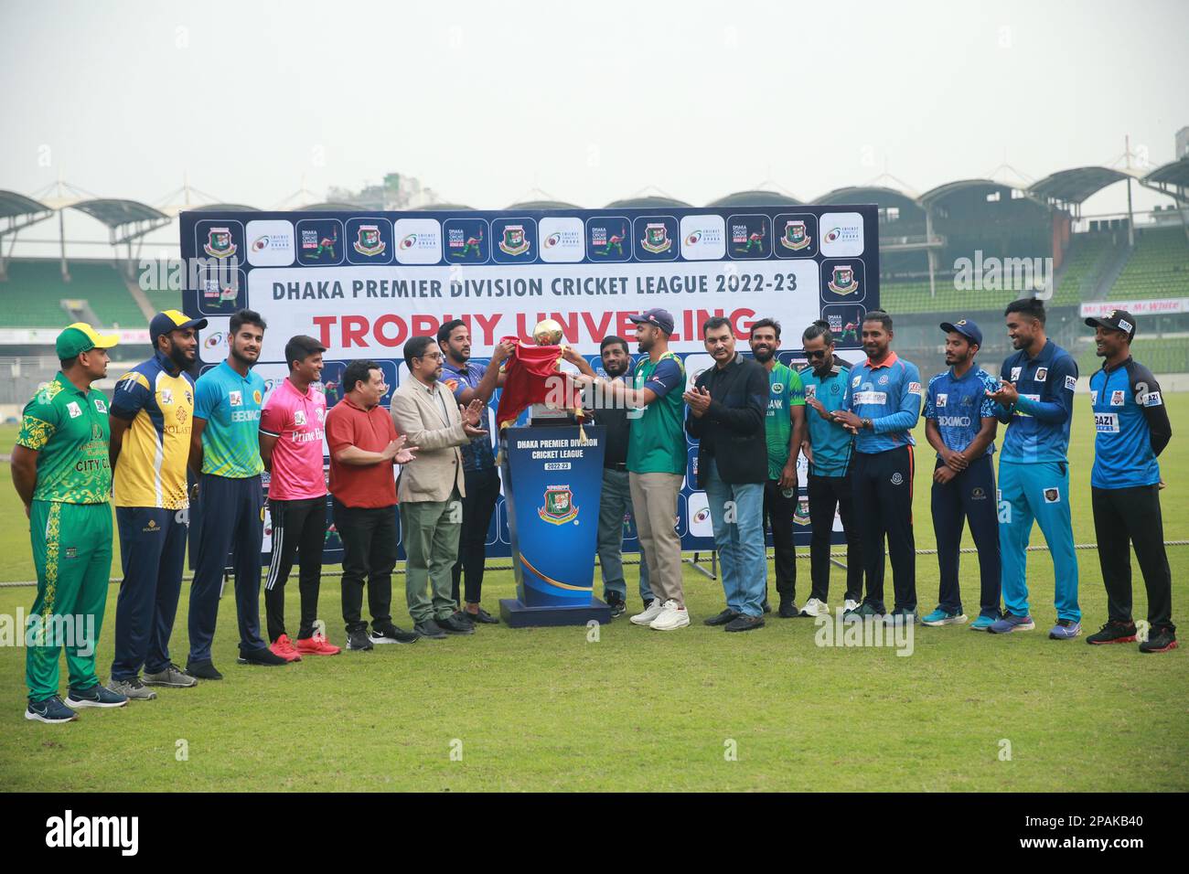Captains of all the 12 teams participating in the edition of