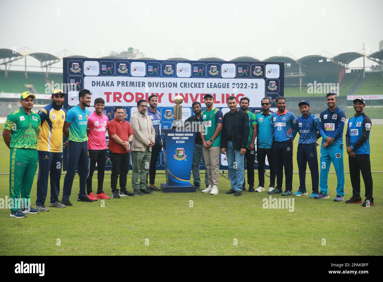 Captains of all the 12 teams participating in the edition of