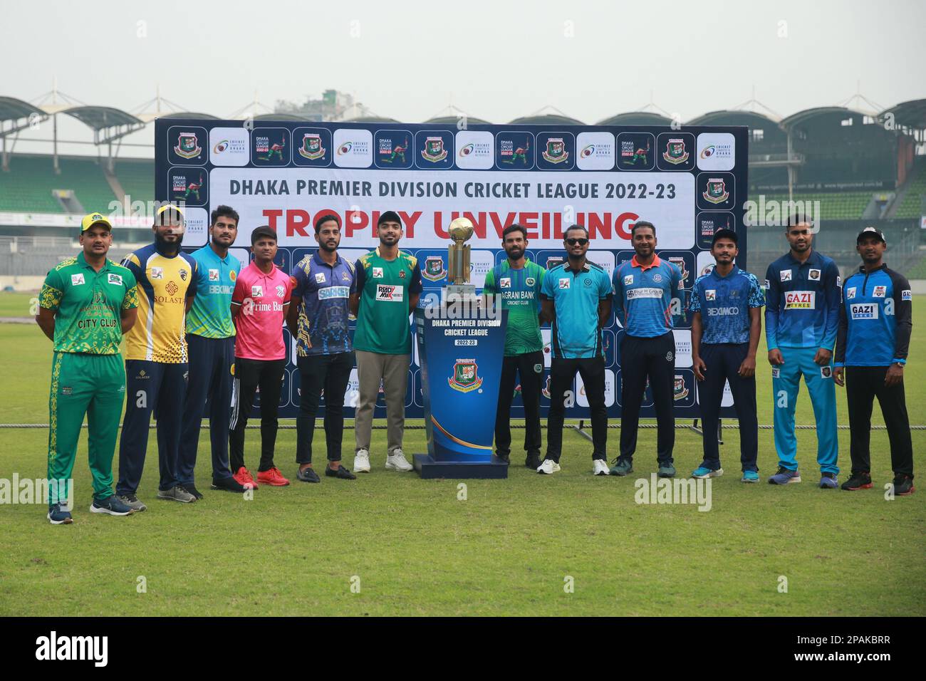 Captains of all the 12 teams participating in the edition of