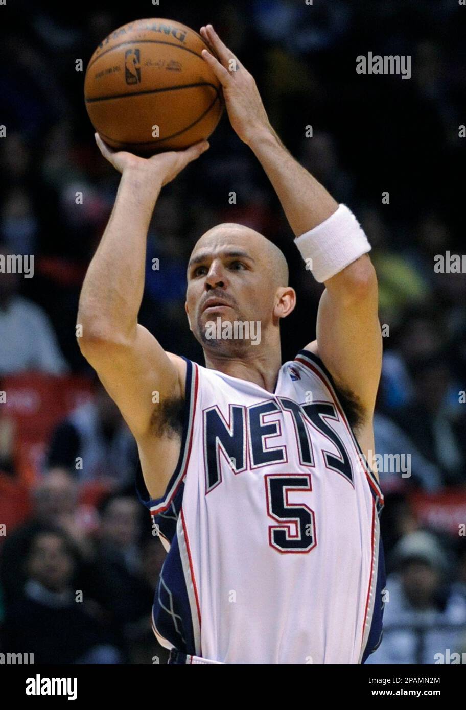 New Jersey Nets' Jason Kidd shoots during the fourth quarter of NBA