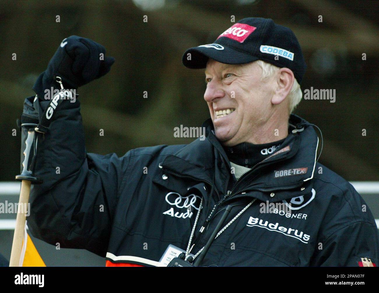 ** ARCHIV ** Der damalige Cheftrainer der deutschen Skispringer