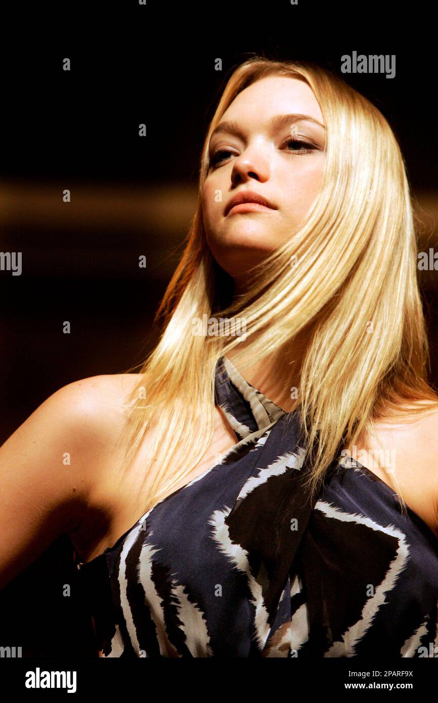 Australian model Gemma Ward attends the 2008 Pirelli Calendar launching  gala dinner Thursday, Nov. 29, 2007 in Shanghai, China. Ward is among  models who appear on Pirelli 2008 calendar. (AP Photo/Eugene Hoshiko