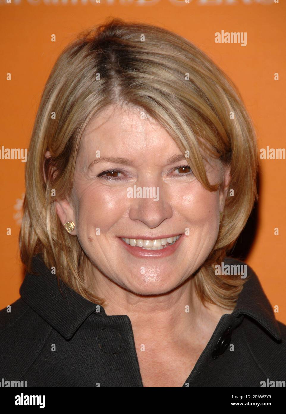 https://c8.alamy.com/comp/2PAW2Y9/file-martha-stewart-arrives-at-the-first-annual-martha-stewart-living-dreamers-into-doers-awards-in-new-york-in-this-oct-23-2007-file-photo-the-dispute-between-martha-stewart-and-some-of-her-neighbors-over-her-bid-to-trademark-the-name-of-their-village-has-been-resolved-with-a-compromise-katonah-furniture-ok-katonah-paint-no-way-ap-photopeter-kramer-file-2PAW2Y9.jpg