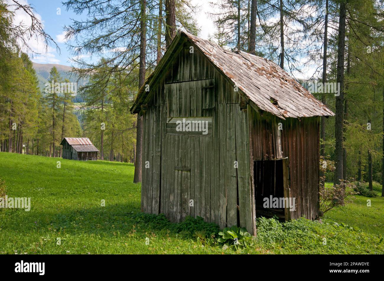 Old traditional alpine barns in Fiscalina Valley, Sesto (Sexten), Tre Cime Natural Park,Trentino-Alto Adige, Italy Stock Photo