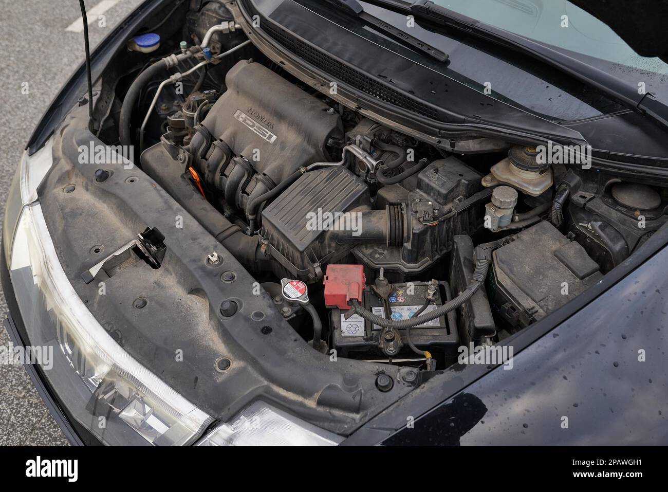 Japanese car engine open hi-res stock photography and images - Alamy