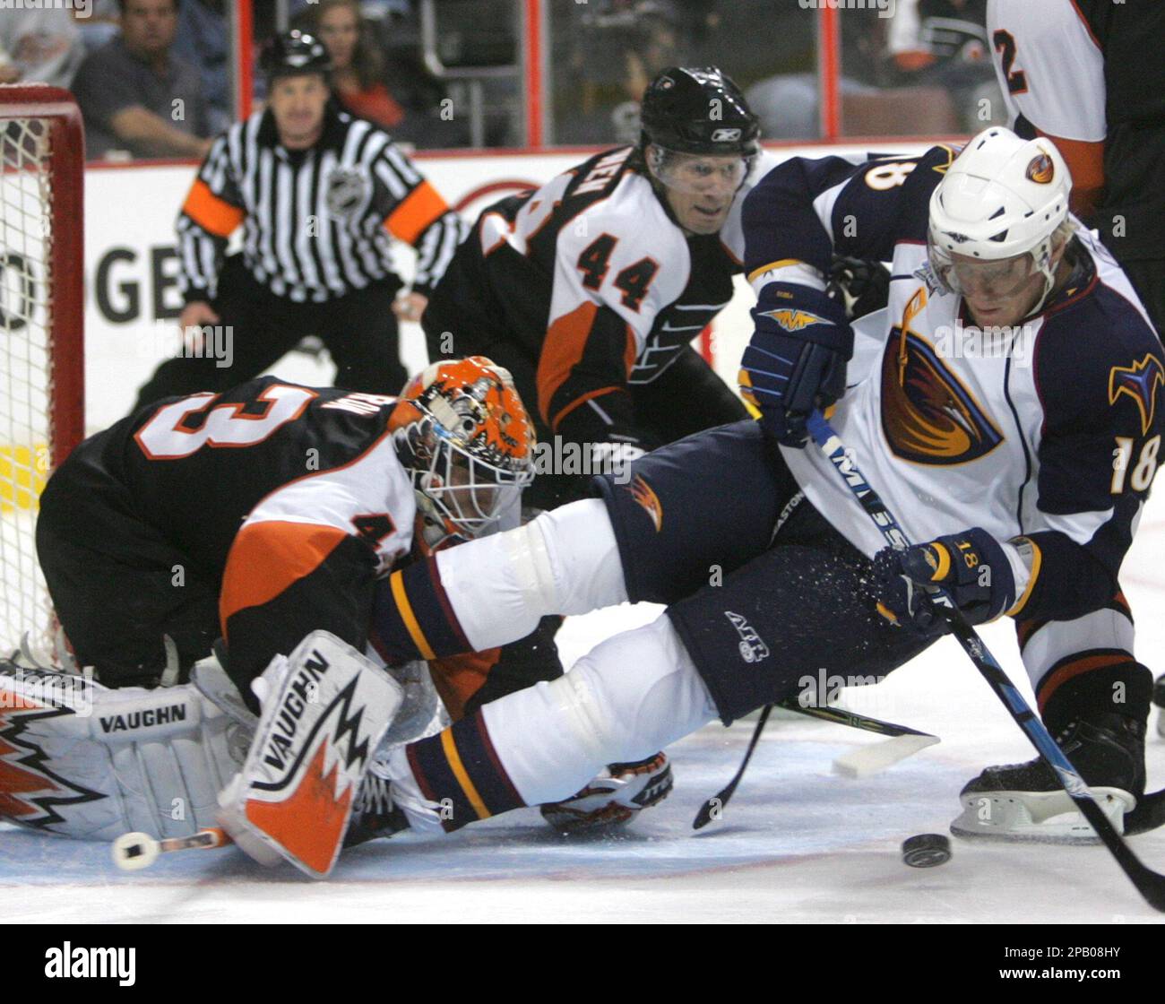 The Atlanta Thrashers' Marian Hossa (18) is defended by the Washington  Capitals' Mike Green (52) in the second period of their game at the Verizon  Center on Saturday, December 8, 2007, in