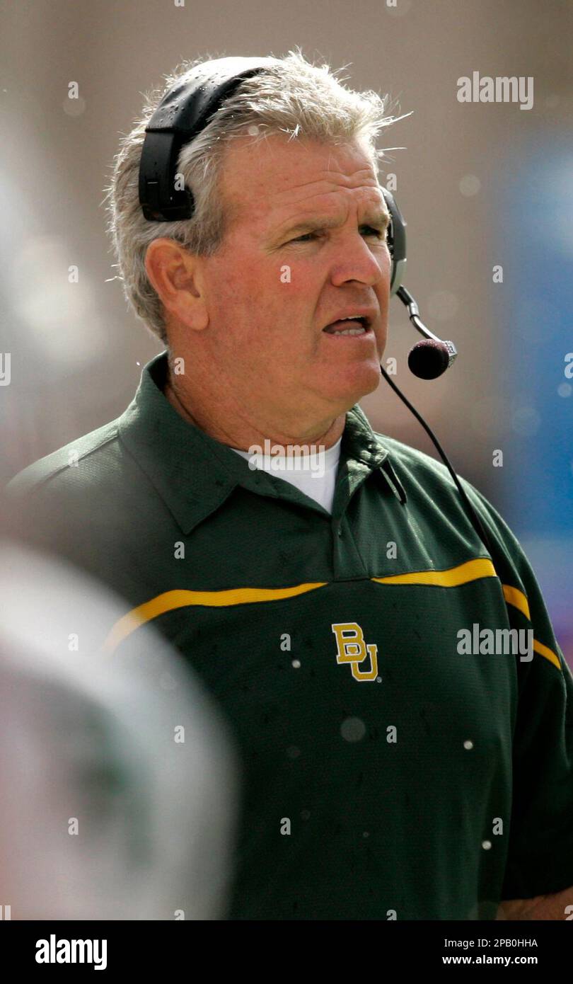 Baylor football coach Guy Morriss watches the first quarter of a