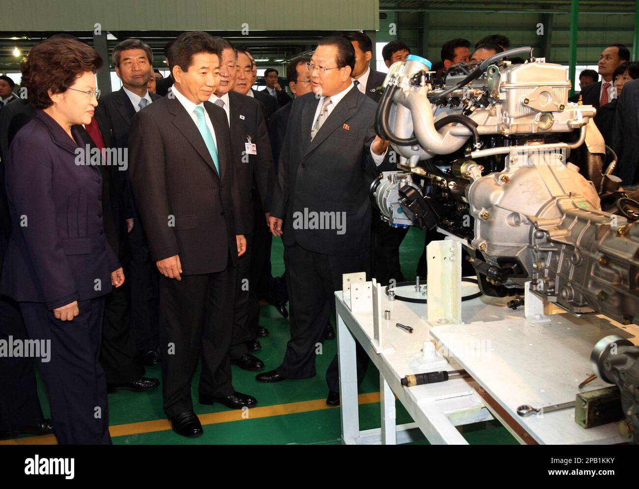 South Korean President Roh Moo-hyun, second from left, and Roh's wife ...
