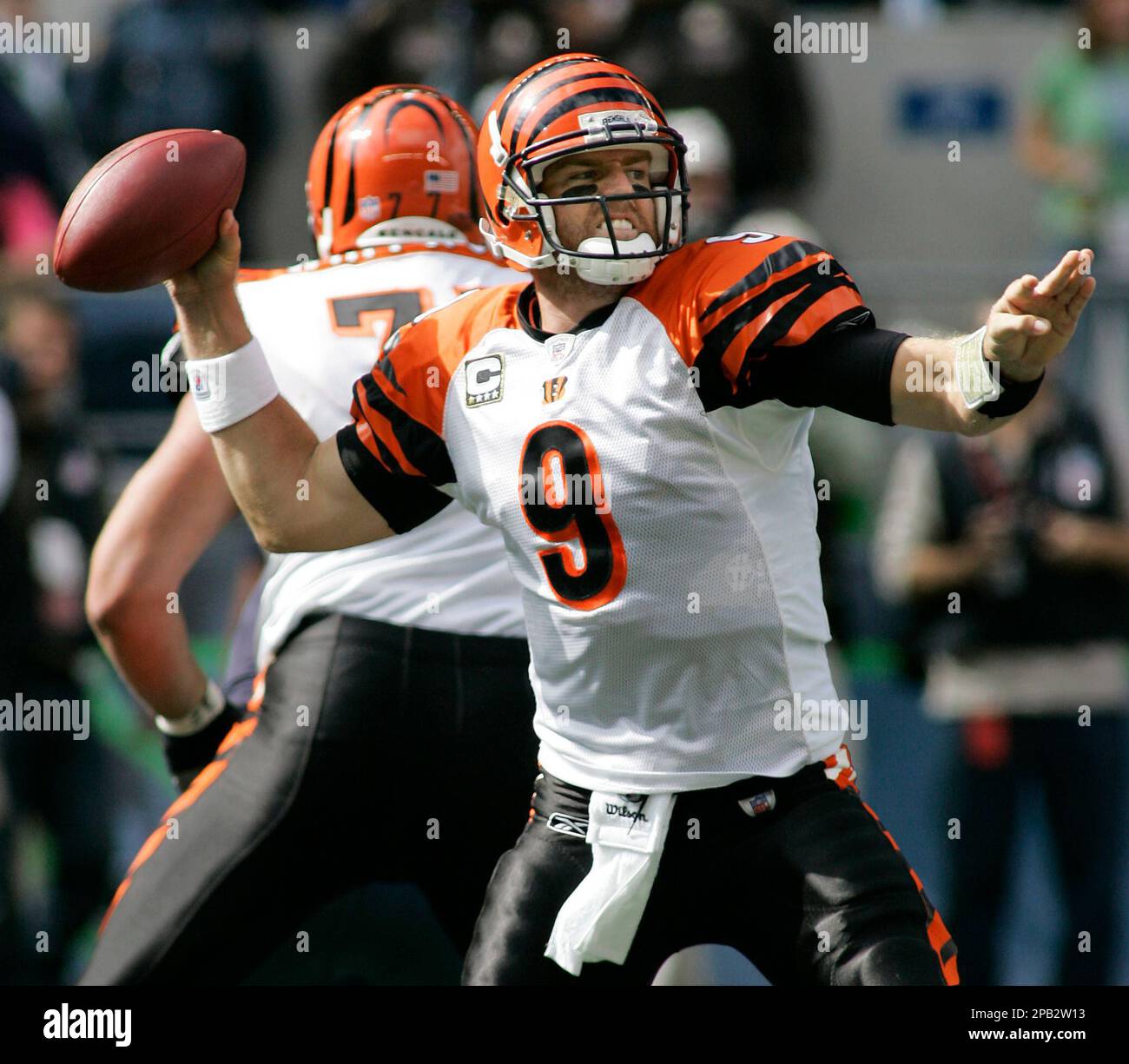 Carson Palmer of the Cincinnati Bengals looks to pass against the