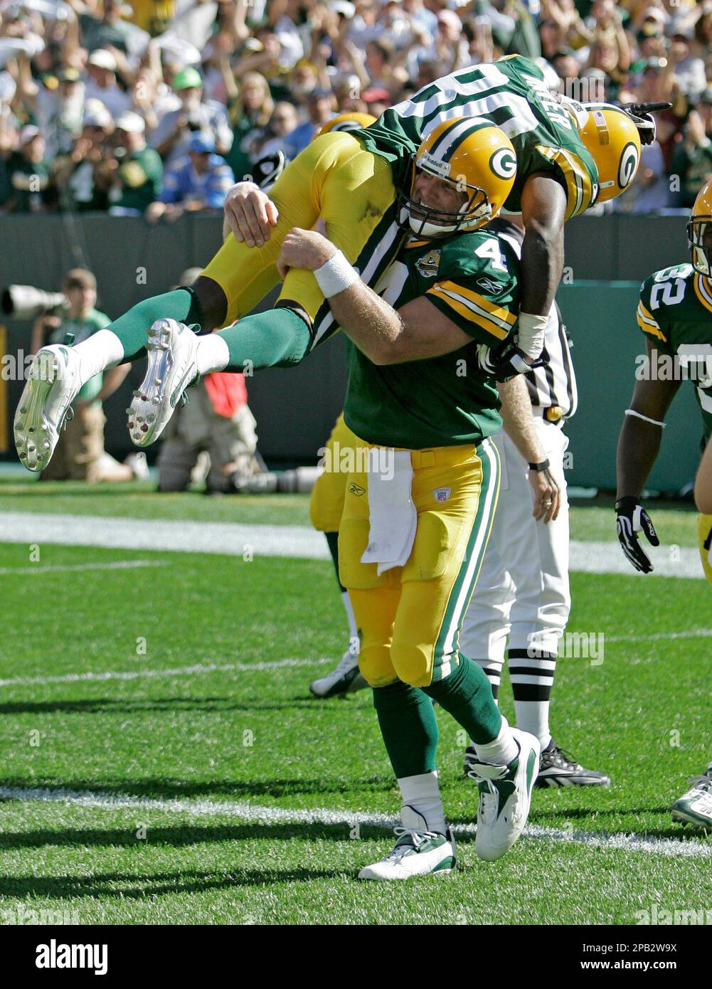 Brett Favre and Greg Jennings Bobblehead 421 Touch Down Record Only 421 were made Green Bay Packer Receiver Greg Jennings on Playing with Brett Favre and Aaron