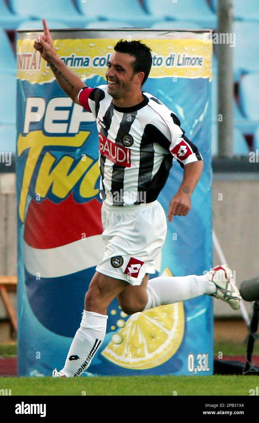 Udinese's Antonio Di Natale reacts after scoring during the Italian Serie A  first division soccer match between Udinese and Reggina in Udine, Italy,  Saturday, Sept. 22, 2007. (AP Photo/Franco Debernardi Stock Photo -, image size:853x1390