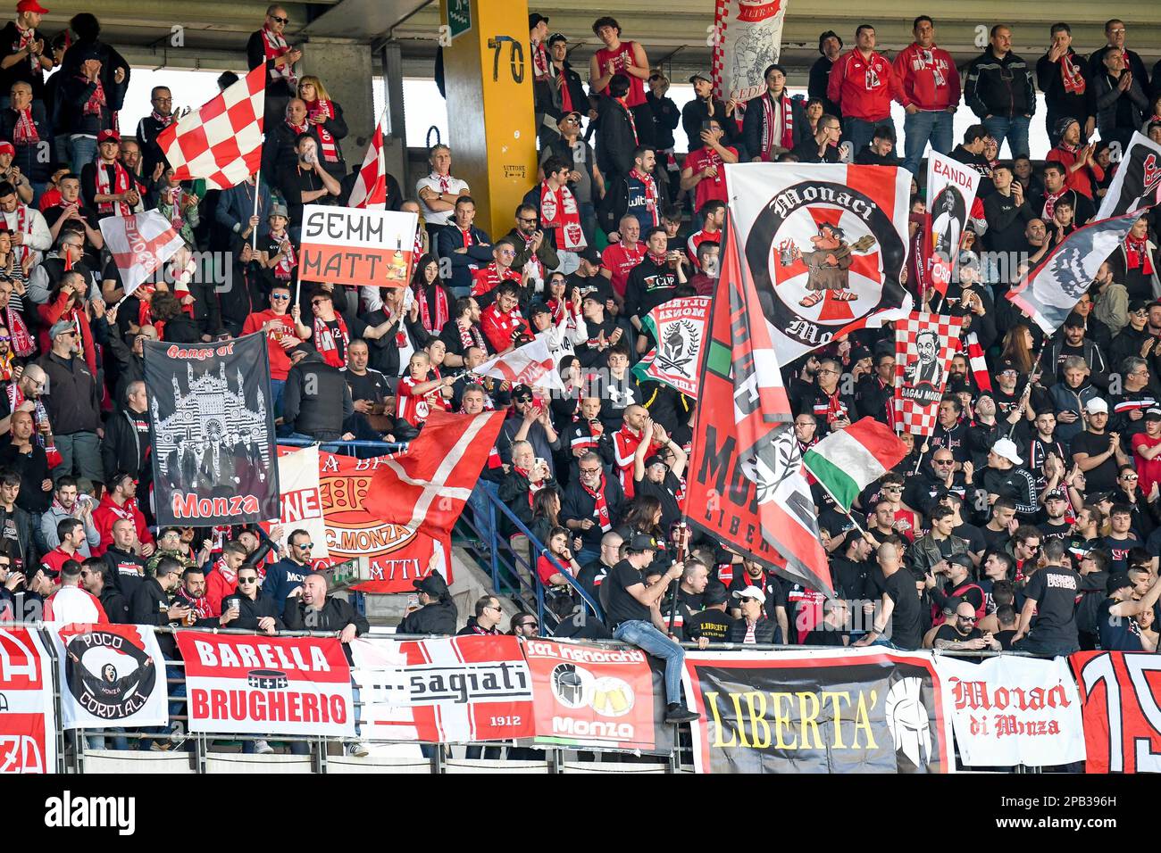 Verona, Italy , March 12, 2023, Armando Izzo (AC Monza) during the Italian  championship Serie A football match between Hellas Verona and AC Monza on  March 12, 2023 at Stadio Marcantonio Bentegodi