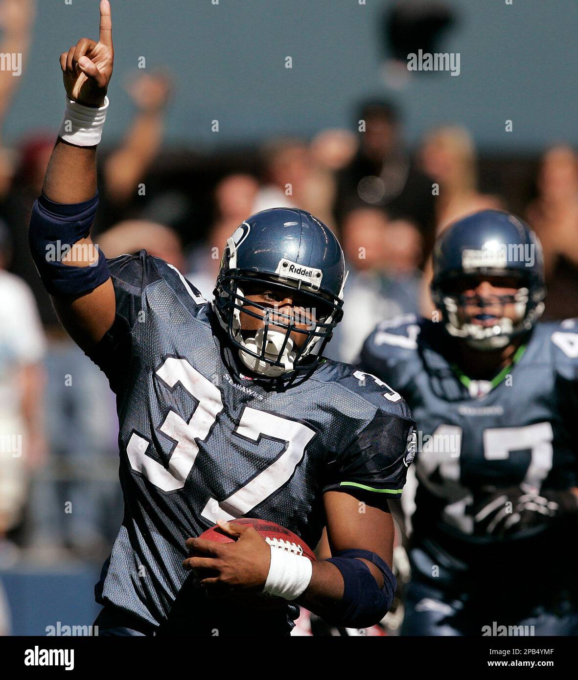 Seattle Seahawks' Shaun Alexander (37) dives for the endzone and a TD  against the San Francisco 49ers at Monster Park in San Francisco on  November 20, 2005. (UPI Photo/Bruce Gordon Stock Photo - Alamy