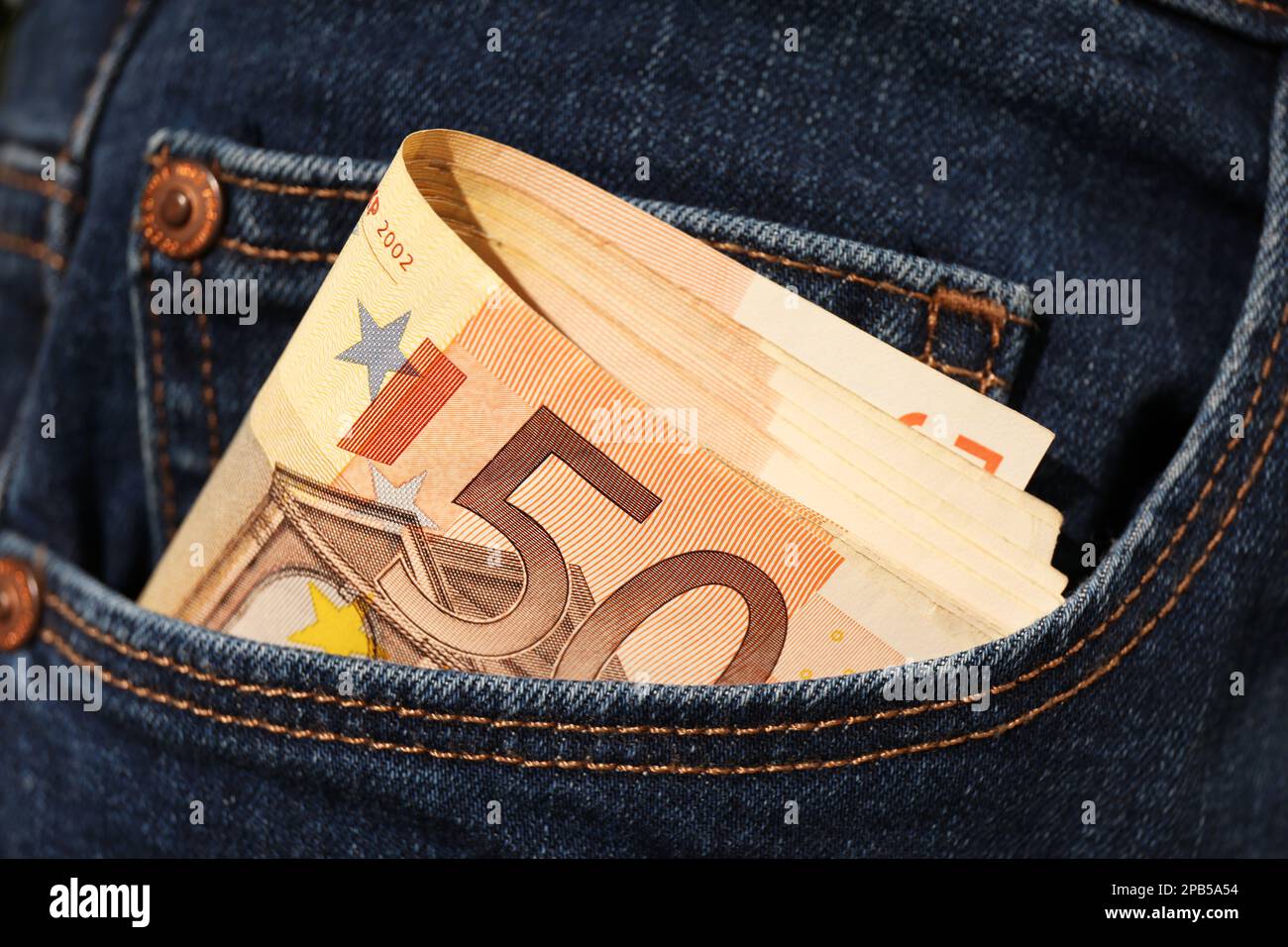 Jeans pocket money hi-res stock photography and images - Page 17 - Alamy