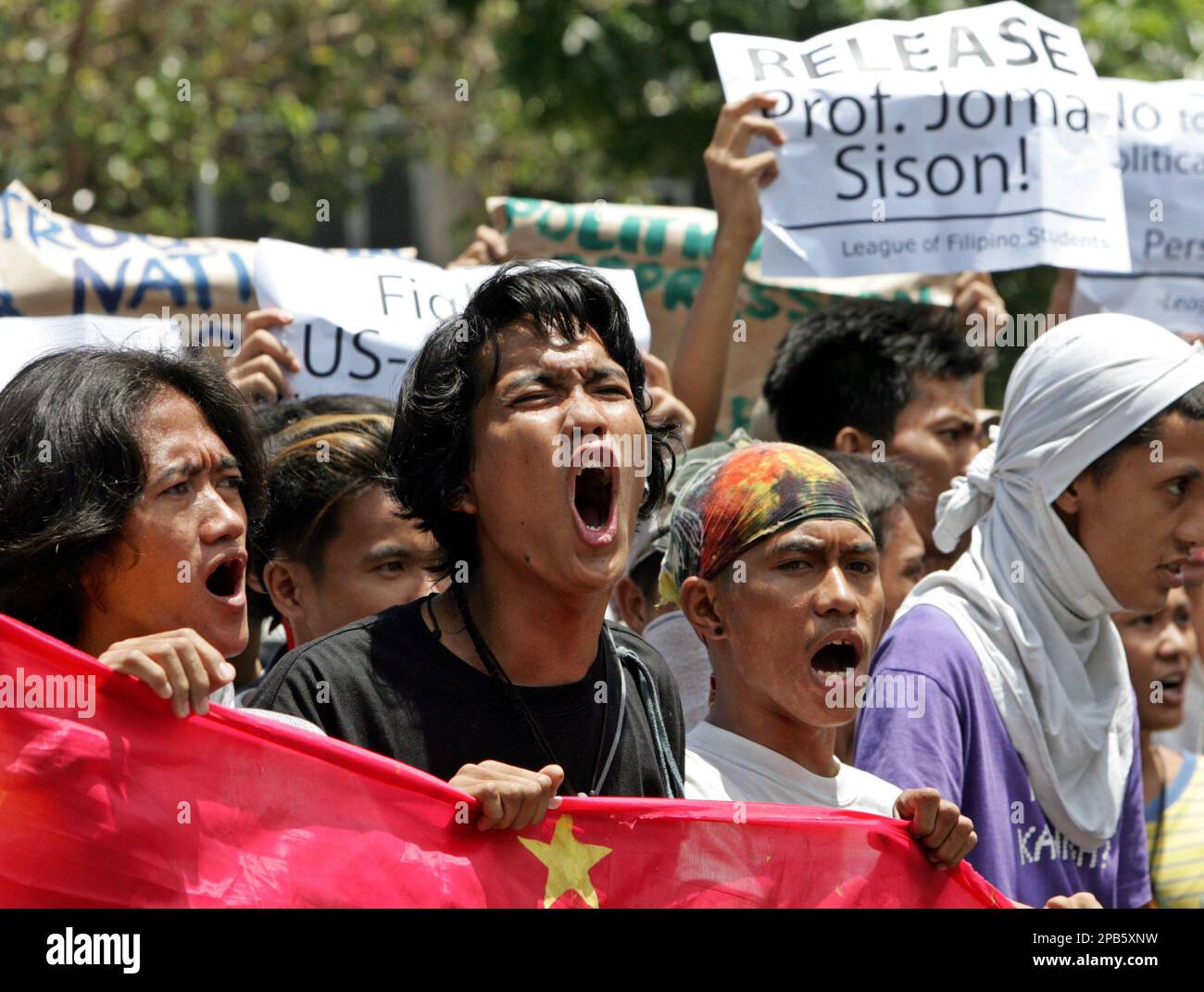 Militant Youths Shout Slogans During A Surprised Rally Right Outside 