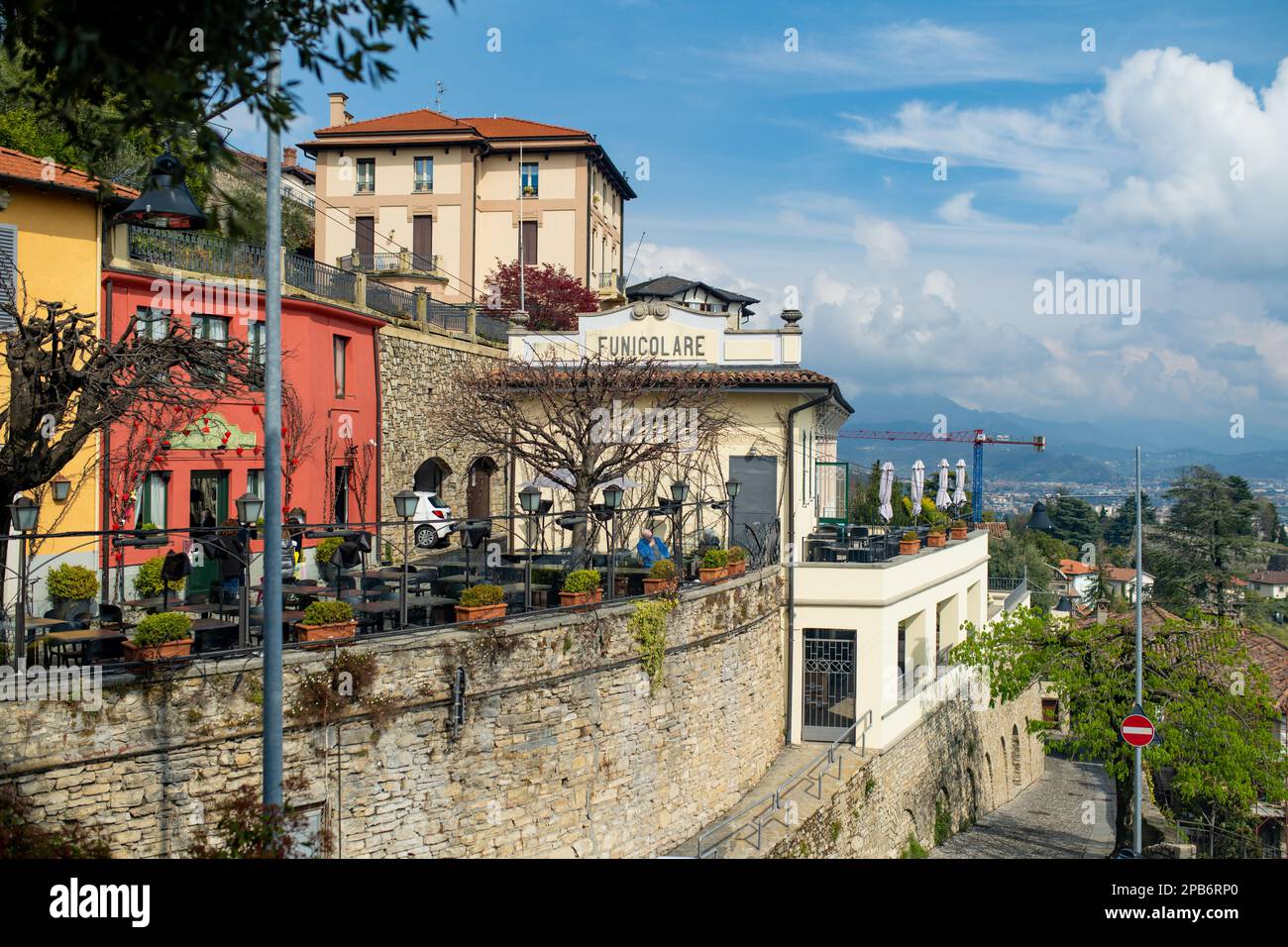Funicular of San Vigilio with the upper town in the background. Bergamo,  Lombardy, Italy Stock Photo - Alamy, image size:1300x956