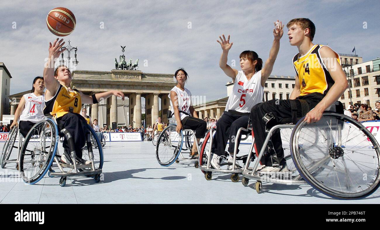 Образ жизни инвалида. Люди с ограниченными возможностями. Инвалид сток. Инвалиды люди с ограниченными возможностями. Образ жизни инвалида.