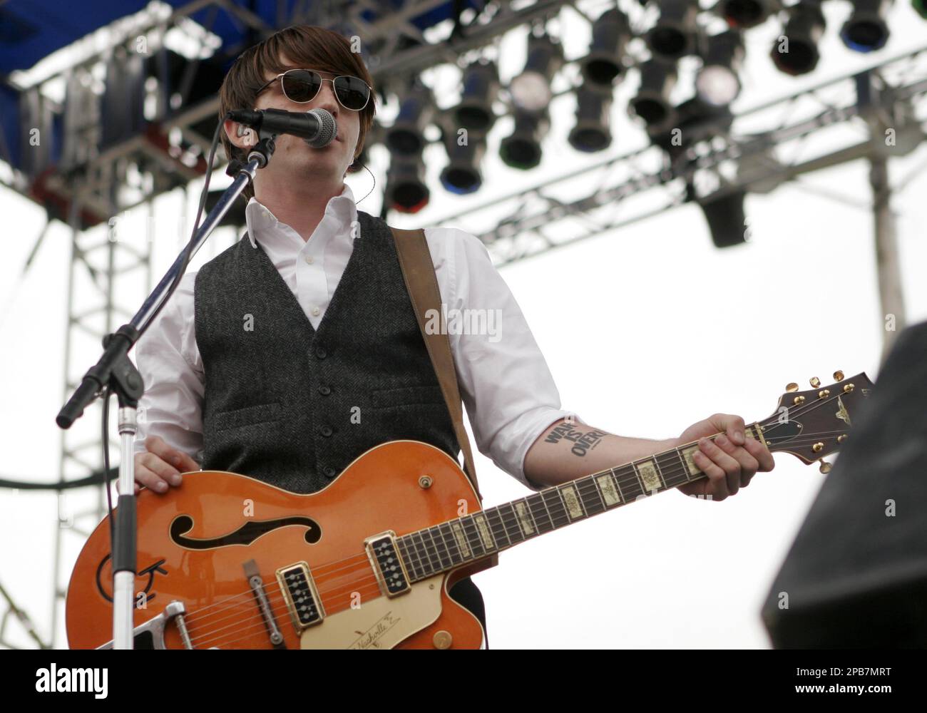 Drake Bell performs on stage during the Party Bop 2007 concert at the  Midland County Fairgrounds, Wednesday, Aug. 15, 2007, in Midland, Mich. The  event included performances by Bell and other Disney, image size:1300x1000