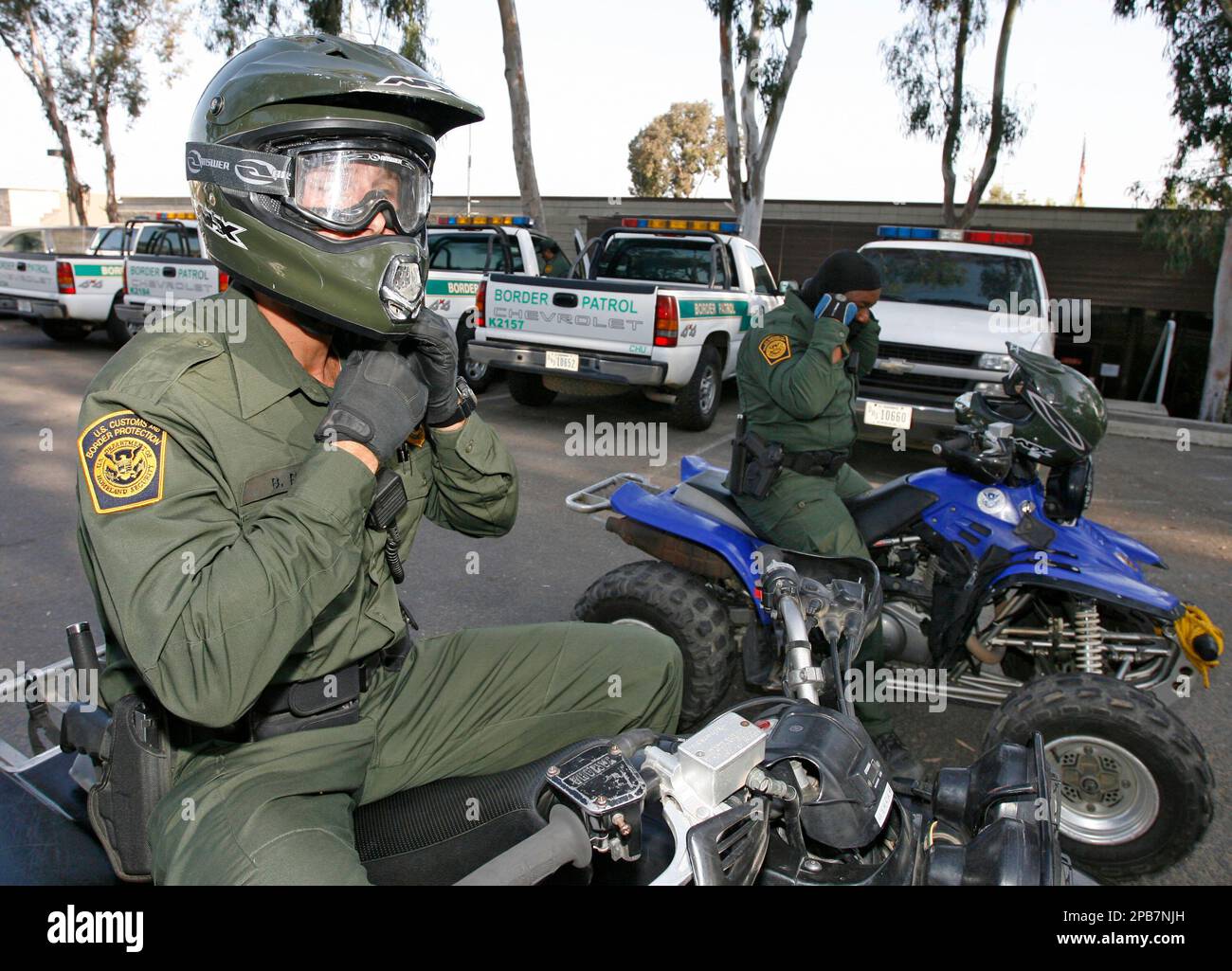 U.S. Border Patrol Agent Brian Ratz, left, and Shone Sessions, right