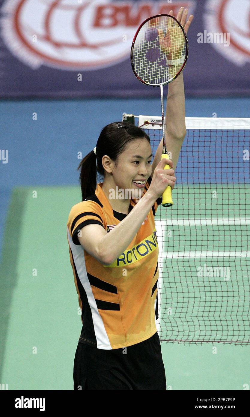 Malaysian Wong Mew Choo celebrates after defeating China s Xie Xing Fang during the women s singles 3rd round of 2007 World Badminton Championships at Putra Stadium in Kuala Lumpur Malaysia Thursday A...